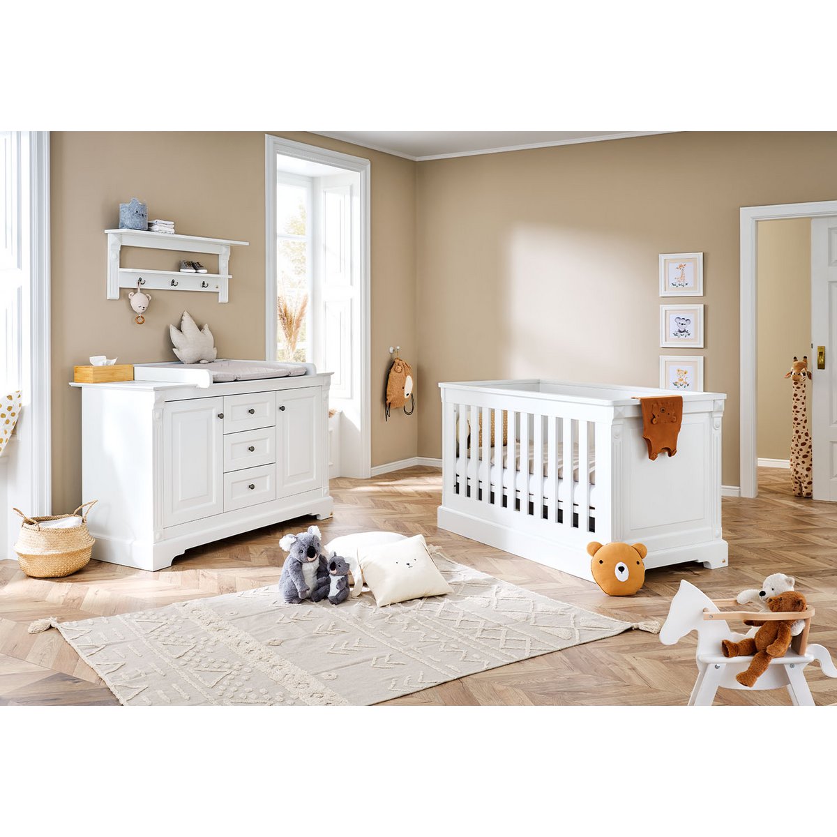 Starterset 'Emilia' extrabreit 2-teilig: Kinderbett, extra breite Wickelkommode