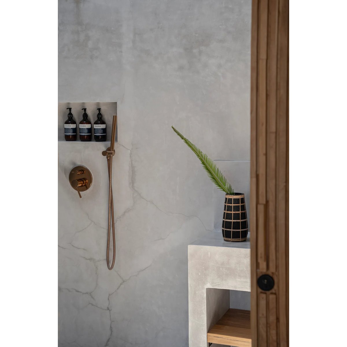 Die Cutie Vase - Schwarz Natur - M