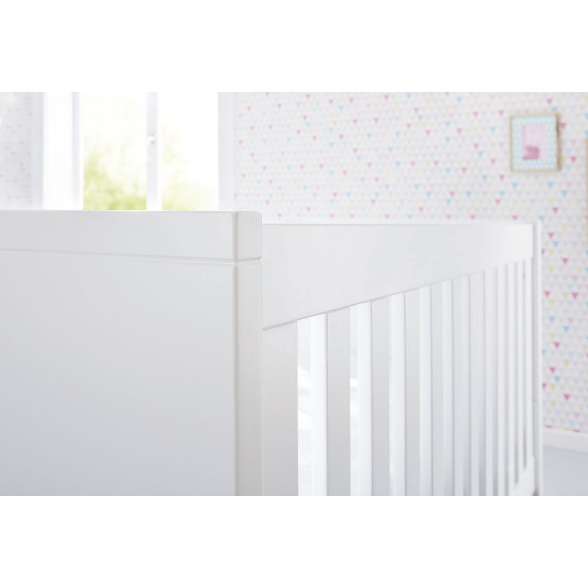Nursery 'Riva' extra wide large, incl. wall shelf
4 parts: cot bed, extra wide changing unit, large wardrobe, wall shelf