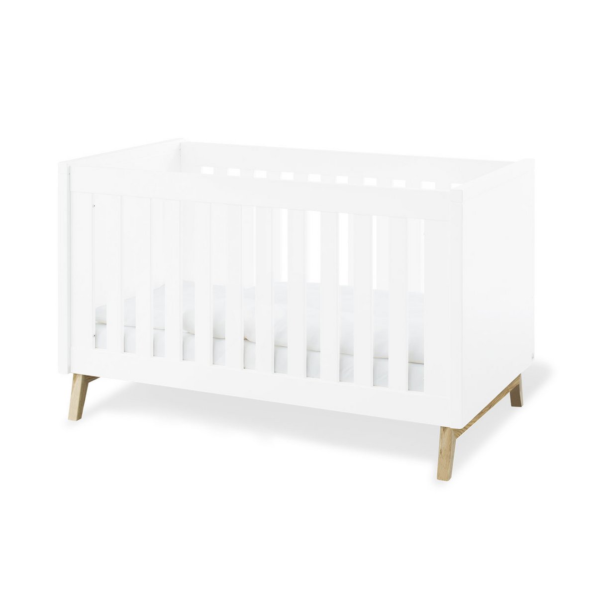 Nursery 'Riva' wide, incl. wall shelf
4 parts: cot bed, wide changing unit, 2-door wardrobe, wall shelf