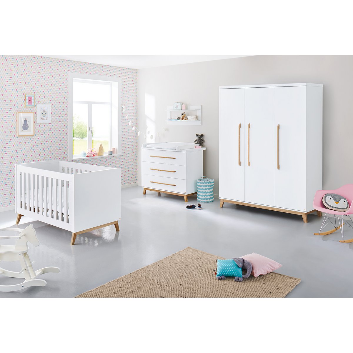 Nursery 'Riva' wide large
3 parts: cot bed, wide changing unit, large wardrobe