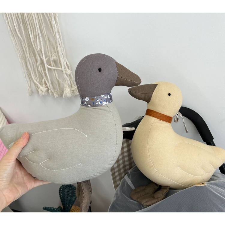 Annie & Charles® Ente color: grau