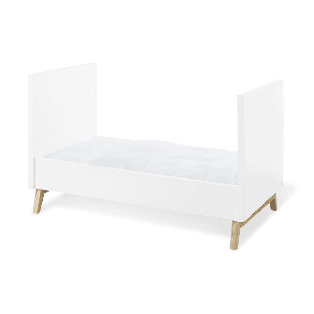 Nursery 'Riva' extra wide large, incl. wall shelf
4 parts: cot bed, extra wide changing unit, large wardrobe, wall shelf