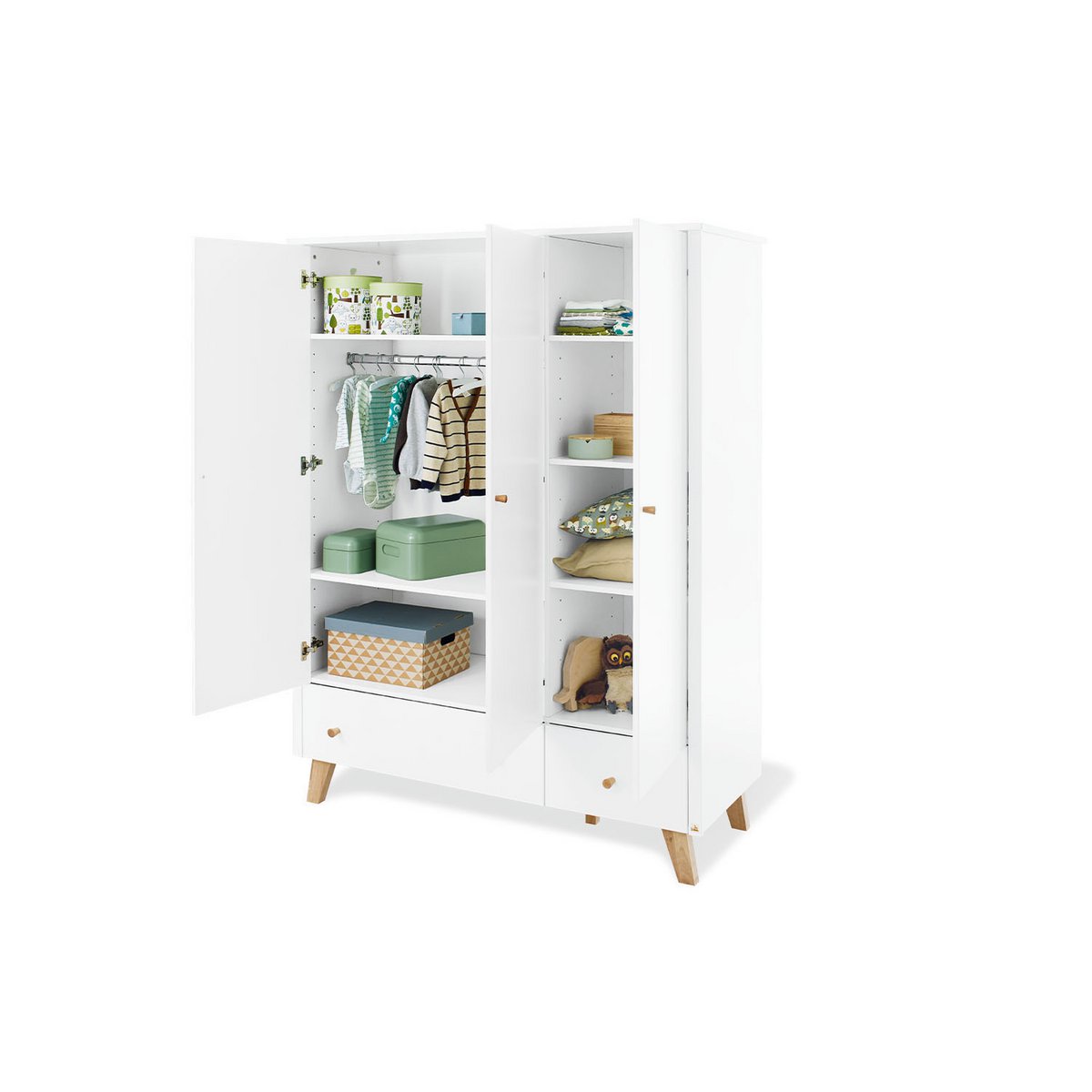 Nursery 'Hilda & Pan' extra wide large, white, incl. wall shelf
4 parts: house bed, extra wide changing unit, large wardrobe, wall shelf