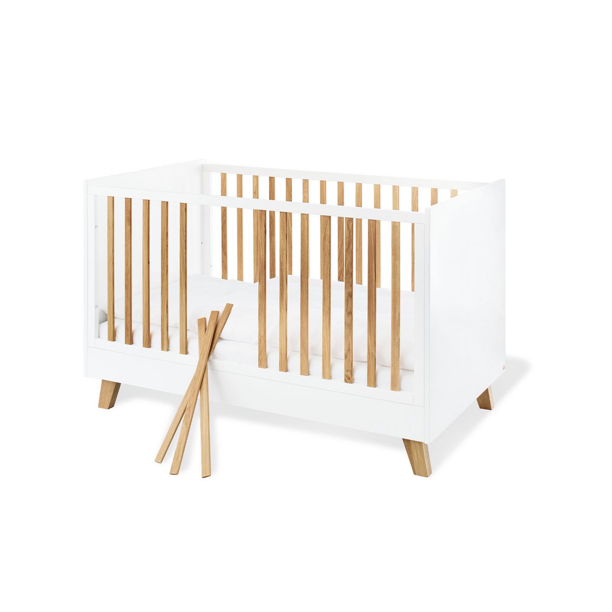 Kinderzimmer 'Pan' extra breit 3-teilig: Kinderbett, extra breite Wickelkommode, 2-türiger Kleiderschrank